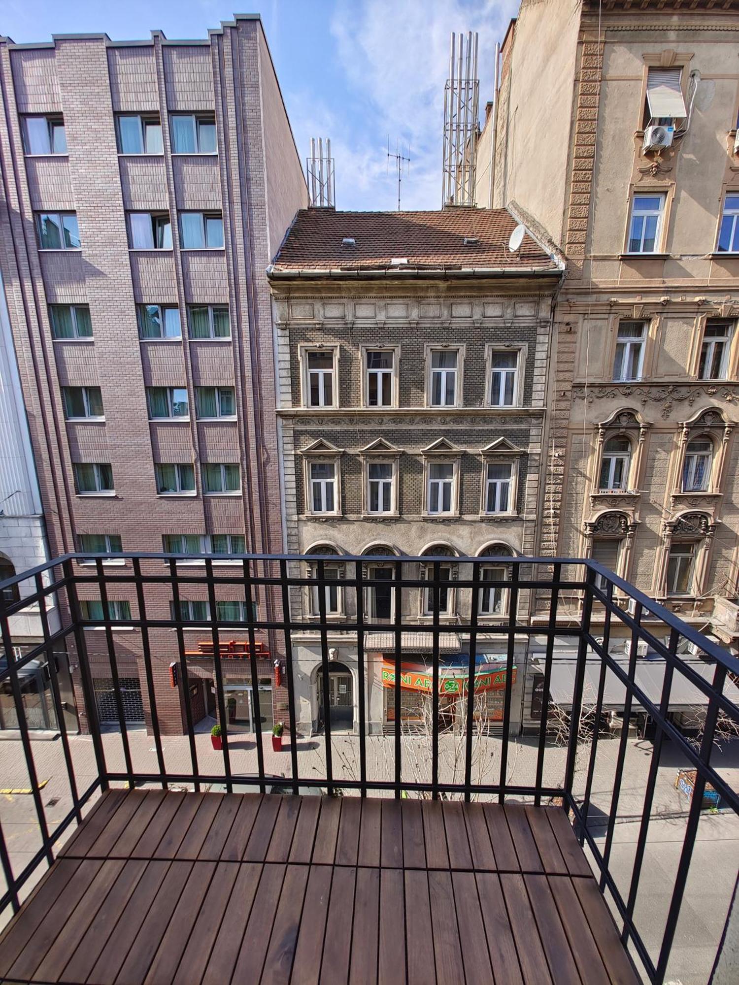 City Center 2, Cozy And Modern 2Br In The City Center Будапеща Екстериор снимка