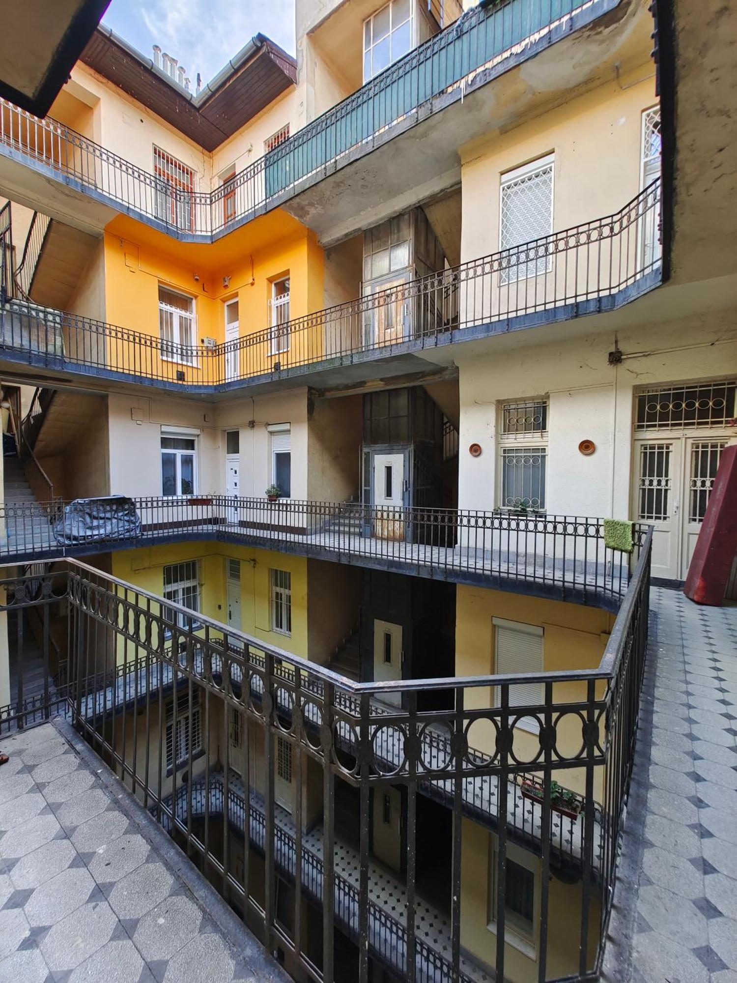 City Center 2, Cozy And Modern 2Br In The City Center Будапеща Екстериор снимка