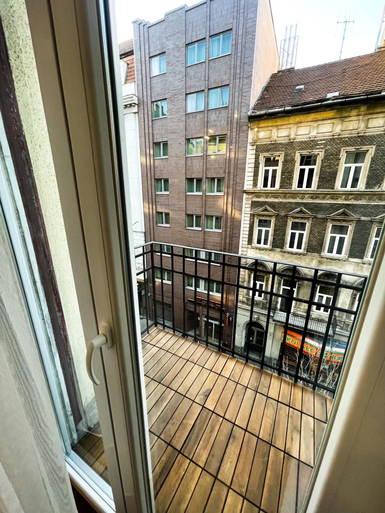 City Center 2, Cozy And Modern 2Br In The City Center Будапеща Екстериор снимка