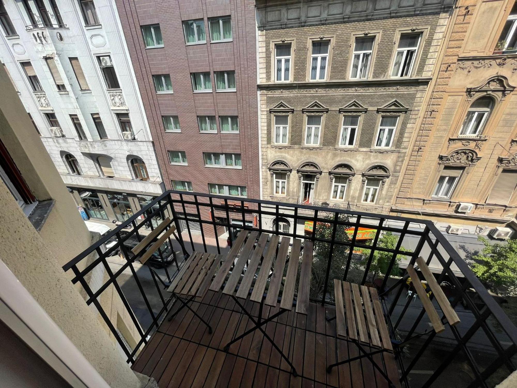 City Center 2, Cozy And Modern 2Br In The City Center Будапеща Екстериор снимка